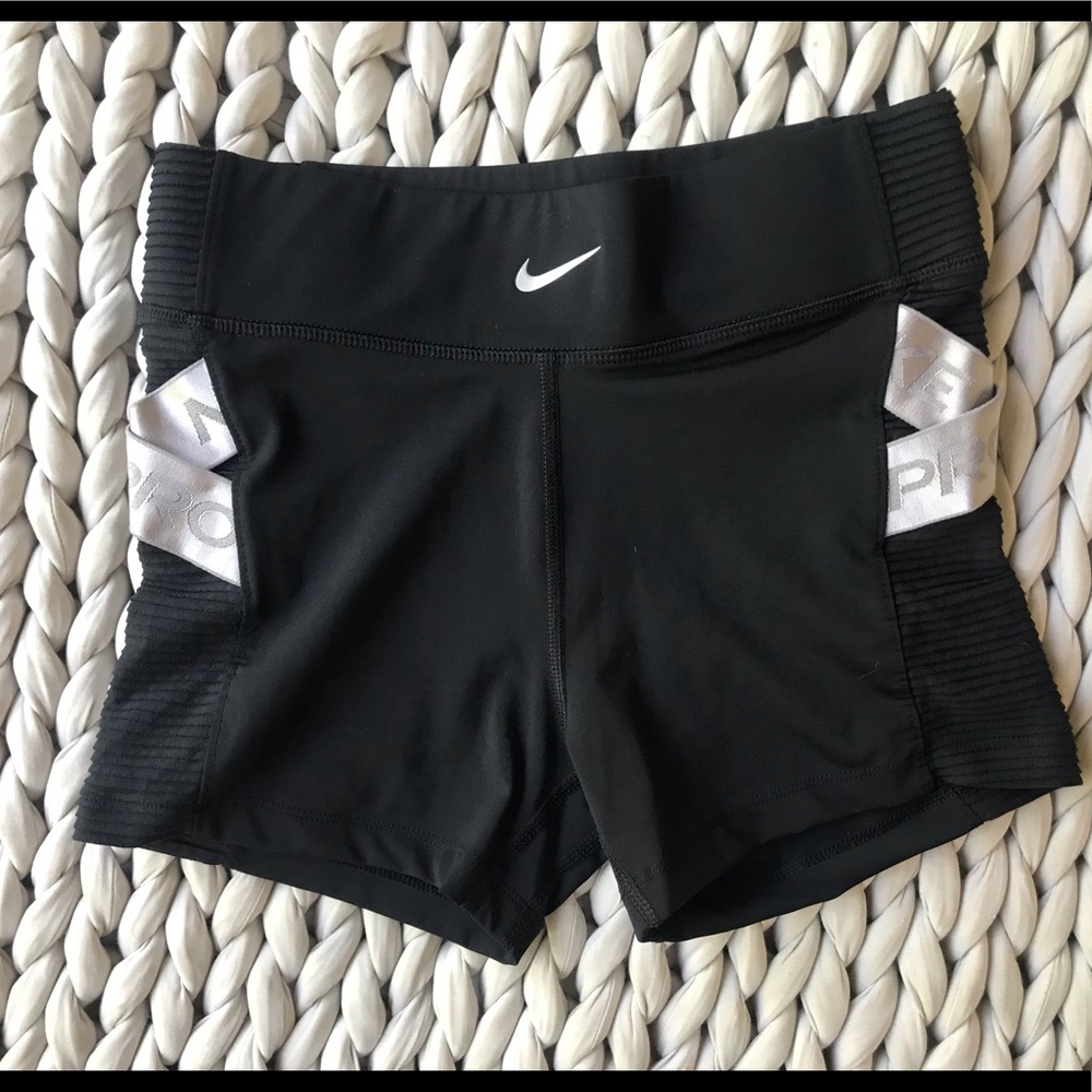Nike Pro Aeroadapt Shorts